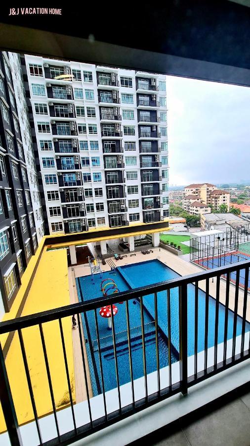 J&J Vacation Home@Novo8 Residence Kampong Tambak Exteriör bild