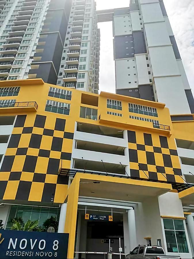 J&J Vacation Home@Novo8 Residence Kampong Tambak Exteriör bild