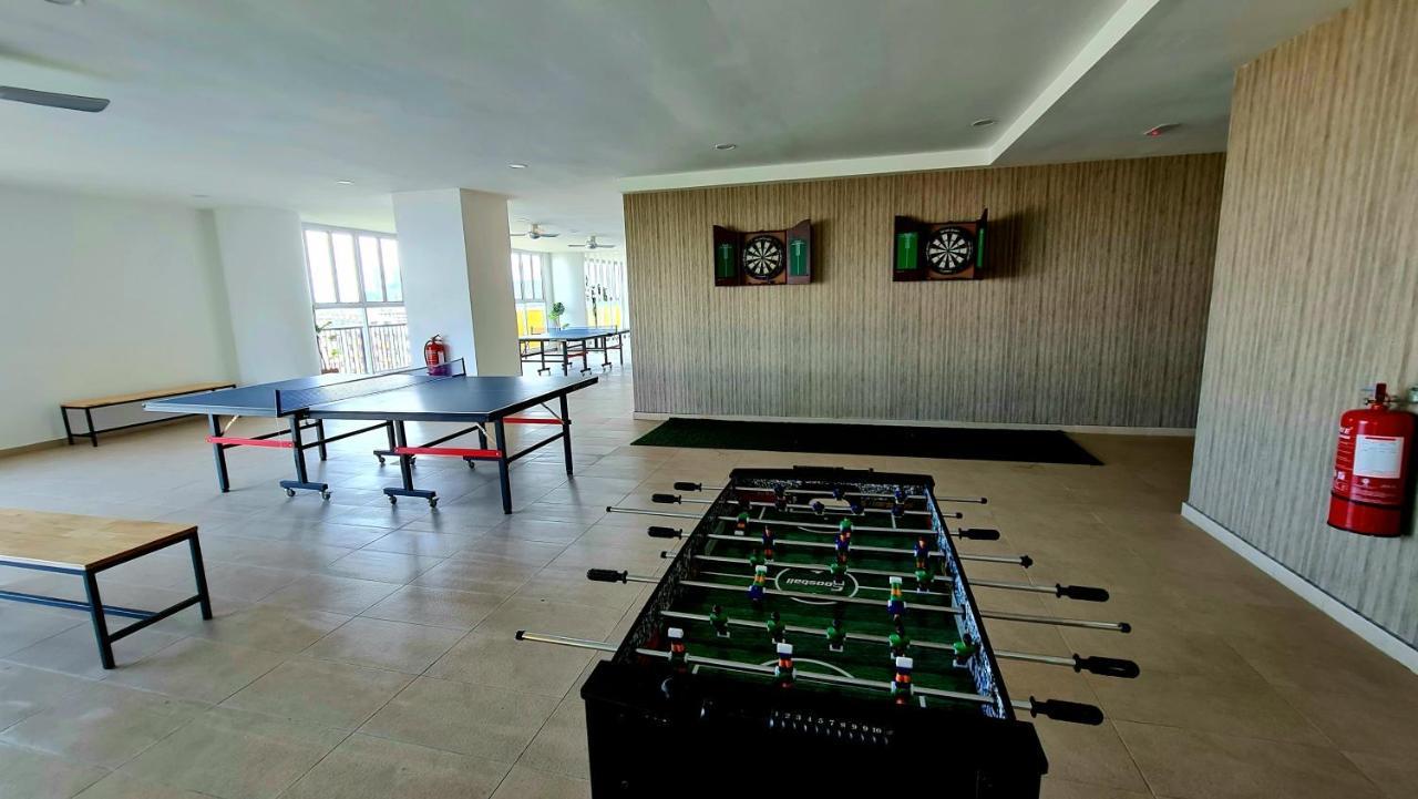 J&J Vacation Home@Novo8 Residence Kampong Tambak Exteriör bild